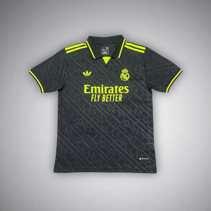 Real Madrid "Noir Galáctico" Premium Kit