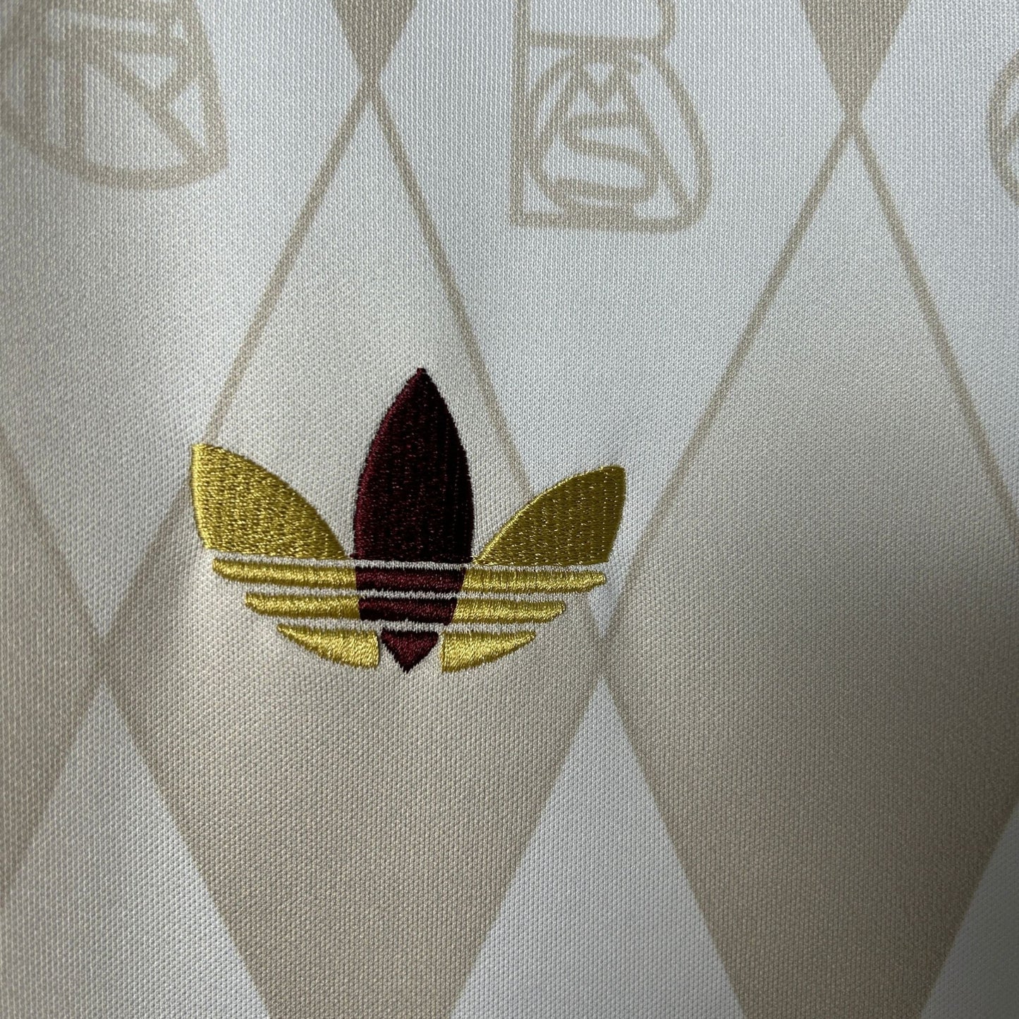 FC Bayern "Die Krone" Premium Kit