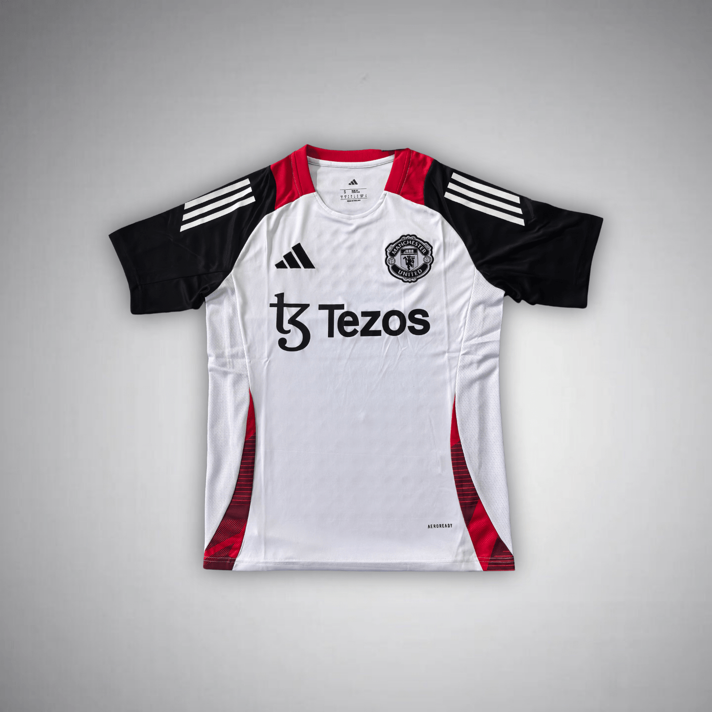 Manchester United "Tiro 24" Premium Kit